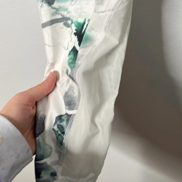 Athleta Mudra Floral Watercolor Mesh 7/8 Leggings - Picture 5 of 9